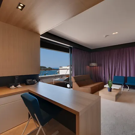 Lone By Maistra Collection Otel